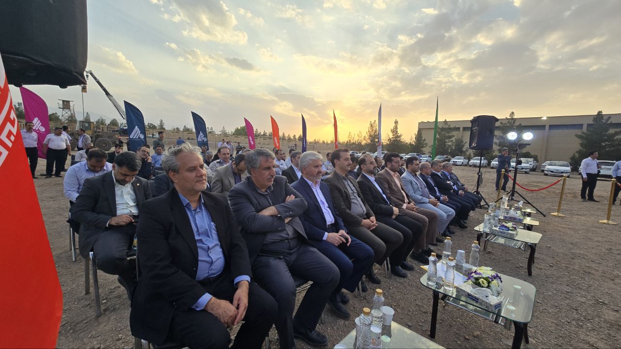 🏗️ آغاز عملیات ساخت ۵۲ هزار واحد مسکونی کارگری در یزد با حضور ریاست جمهوری