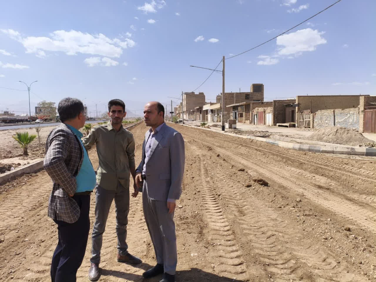 ✅بازدید بخشدار مرکزی یزد از پروژه‌های عمرانی روستای شحنه با تأکید بر تسریع در اجرا